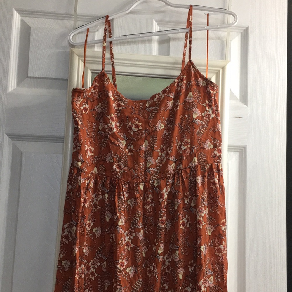 NWT Dress💃 - Picture 2 of 6